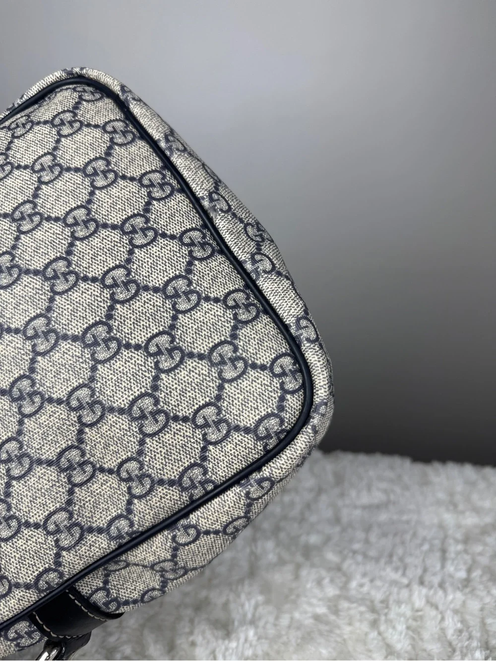 Gucci Small Gray/Black GG Supreme Messenger Crossbody Bag